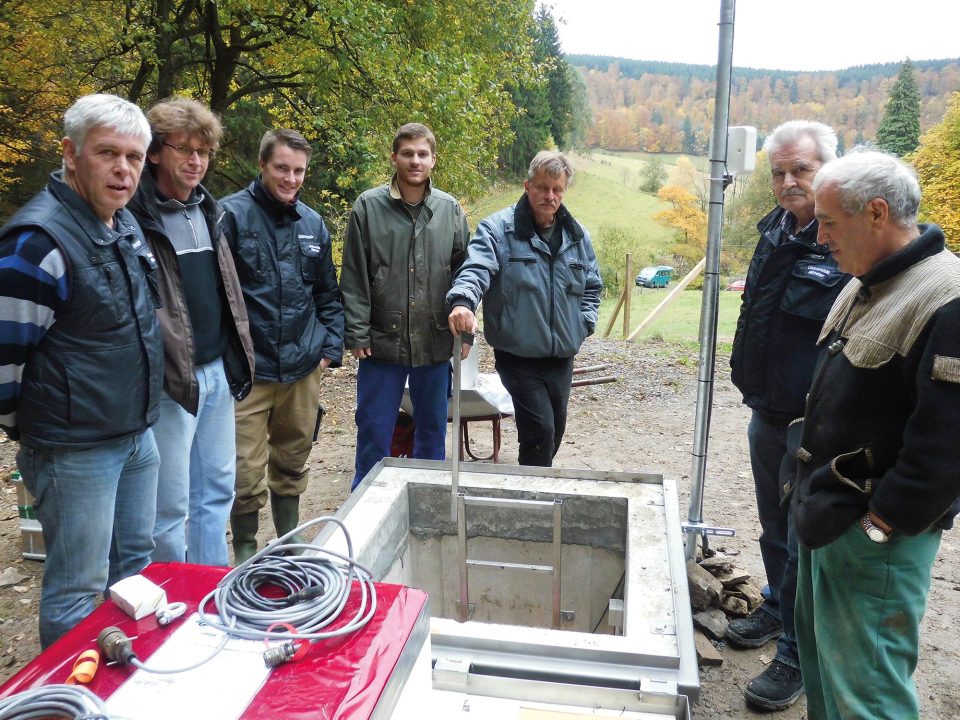 Es ist geschafft – jetzt muss nur noch die Stromversorgung zum Schaltkasten angebracht werden